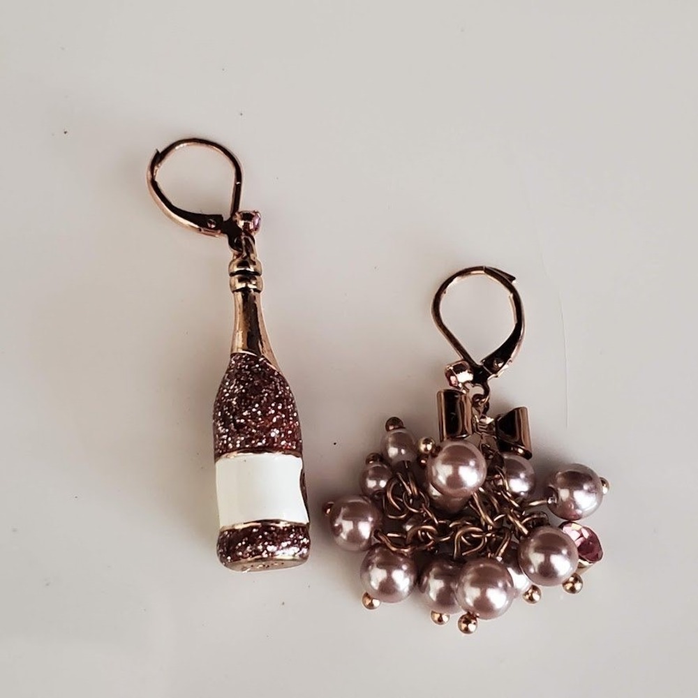 Betsey Johnson Champagne Bottle and Bubble Cluster Mismatched Earrings Rose Gold - Picture 3 of 9